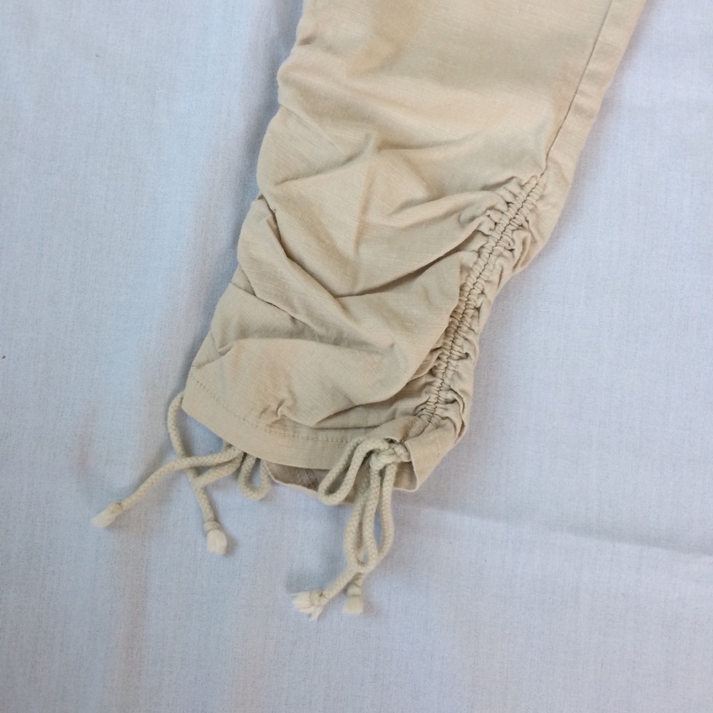 Drawstring Comfortable Capris - Picture 2 of 5